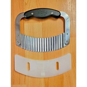 Pampered Chef Crinkle Cutter